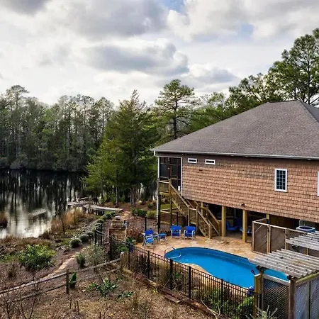 Heated Private Pool, Pond Views, Fishing, Mins To Carolina Beach